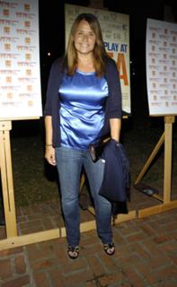 Lorraine Bracco feet photo thumbnail