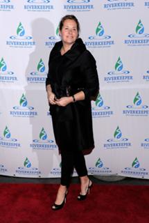 Lorraine Bracco feet photo thumbnail
