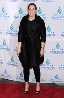 Lorraine Bracco feet photo thumbnail