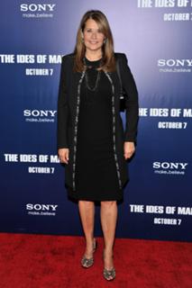 Lorraine Bracco feet photo thumbnail