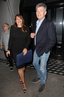 Lorraine Bracco feet photo thumbnail