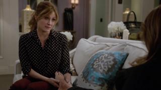 Lorraine Bracco feet photo thumbnail
