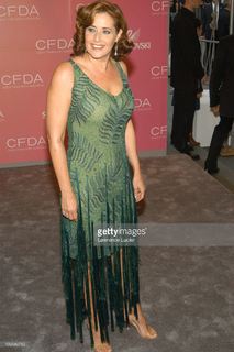 Lorraine Bracco feet photo thumbnail