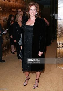 Lorraine Bracco feet photo thumbnail