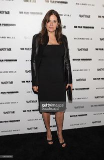 Lorraine Bracco feet photo thumbnail