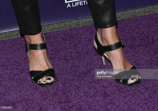 Lorraine Bracco feet photo thumbnail