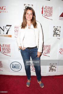Lorraine Bracco feet photo thumbnail