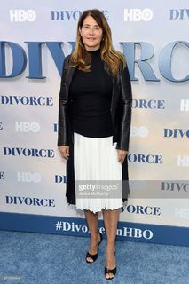 Lorraine Bracco feet photo thumbnail