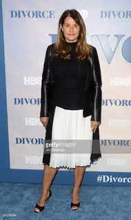 Lorraine Bracco feet photo thumbnail