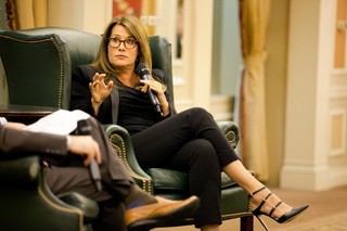 Lorraine Bracco feet photo thumbnail