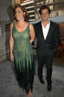 Lorraine Bracco feet photo thumbnail