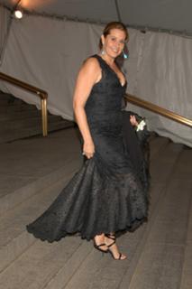 Lorraine Bracco feet photo thumbnail