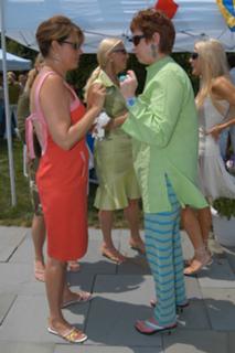 Lorraine Bracco feet photo thumbnail