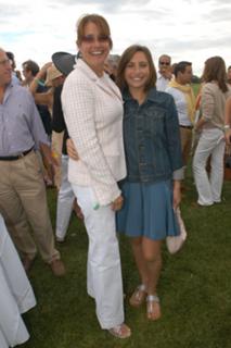 Lorraine Bracco feet photo thumbnail