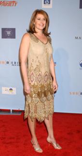 Lorraine Bracco feet photo thumbnail
