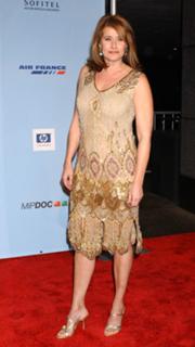 Lorraine Bracco feet photo thumbnail