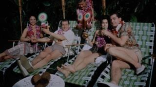 Lorraine Bracco feet photo thumbnail