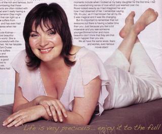 Lorraine Kelly feet photo thumbnail