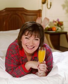 Lorraine Kelly feet photo thumbnail