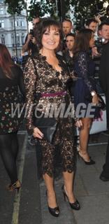 Lorraine Kelly feet photo thumbnail