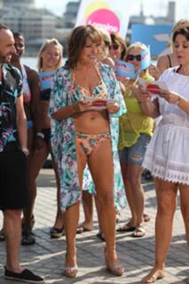 Lorraine Kelly feet photo thumbnail