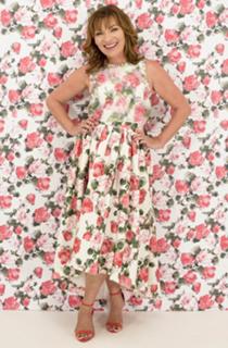 Lorraine Kelly feet photo thumbnail