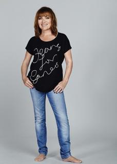 Lorraine Kelly feet photo thumbnail