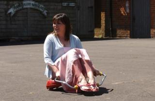 Lorraine Kelly feet photo thumbnail