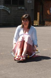 Lorraine Kelly feet photo thumbnail