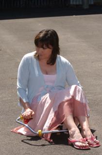 Lorraine Kelly feet photo thumbnail