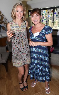 Lorraine Kelly feet photo thumbnail
