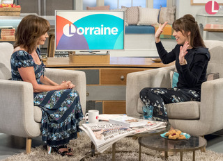 Lorraine Kelly feet photo thumbnail