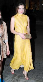 Lorraine Nicholson feet photo 7