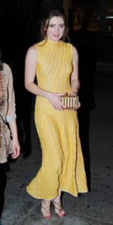 Lorraine Nicholson feet photo 6