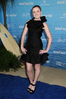 Lorraine Nicholson feet photo 7