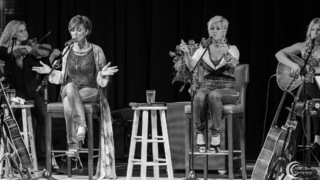 Lorrie Morgan feet photo 11