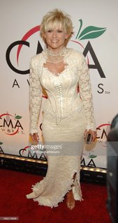 Lorrie Morgan feet photo 8