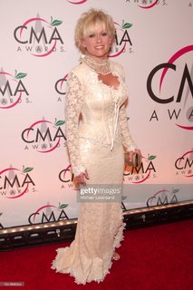 Lorrie Morgan feet photo 7