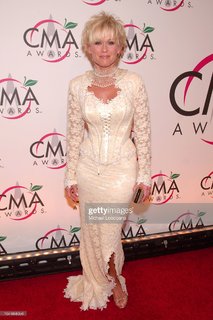 Lorrie Morgan feet photo 6