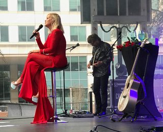 Lorrie Morgan feet photo 1