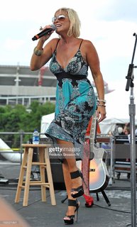 Lorrie Morgan feet photo 11