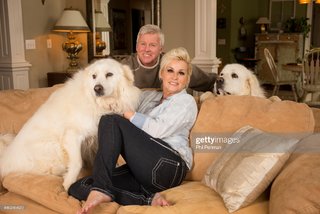 Lorrie Morgan feet photo 4