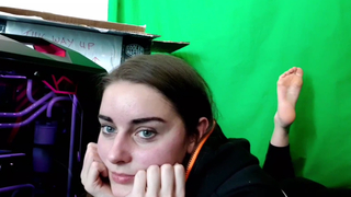 Loserfruit feet photo thumbnail
