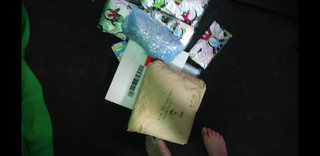Loserfruit feet photo thumbnail