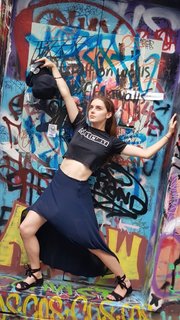 Loserfruit feet photo thumbnail