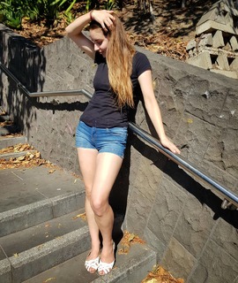 Loserfruit feet photo thumbnail