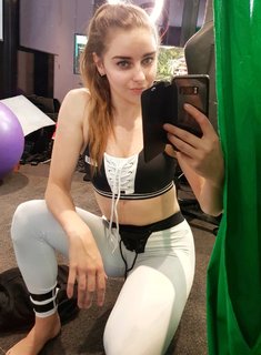 Loserfruit feet photo thumbnail