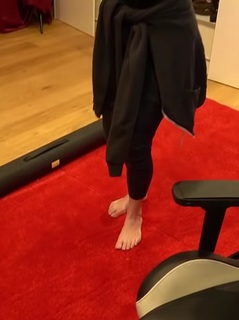 Loserfruit feet photo thumbnail
