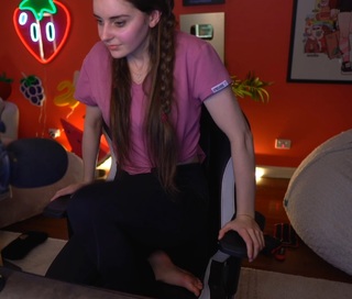 Loserfruit feet photo thumbnail