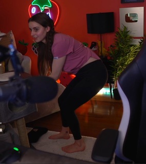 Loserfruit feet photo thumbnail